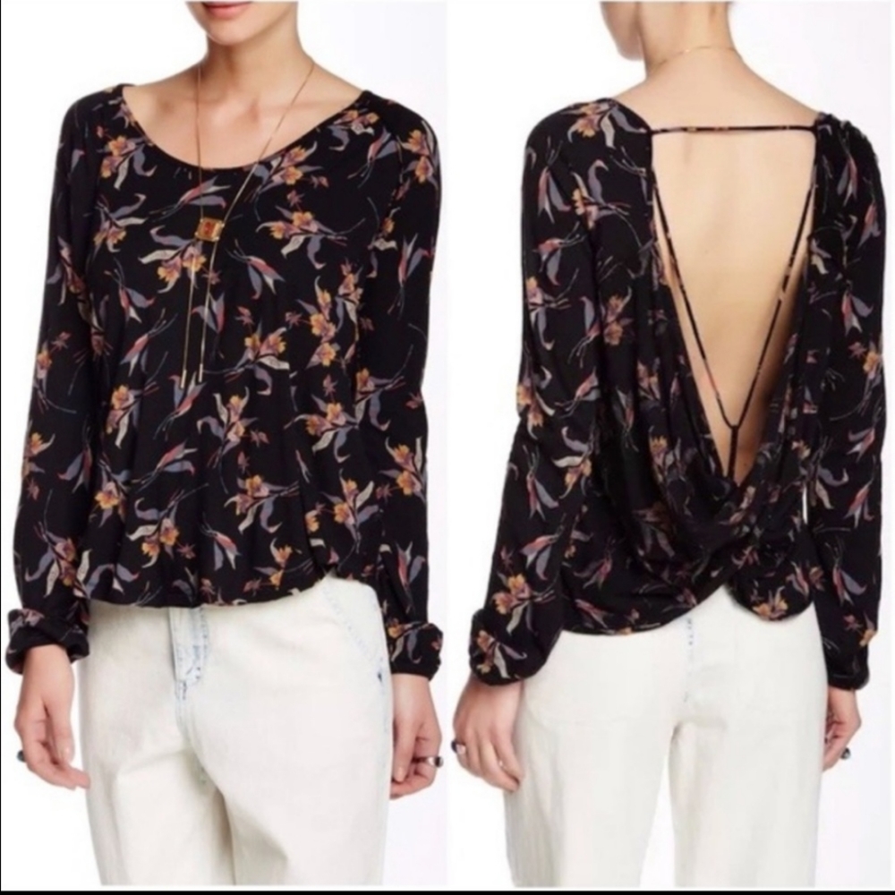 ✨5/$25✨ Free People floral open back top